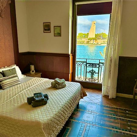 Regina Del Porto Apartment Brindisi Bagian luar foto
