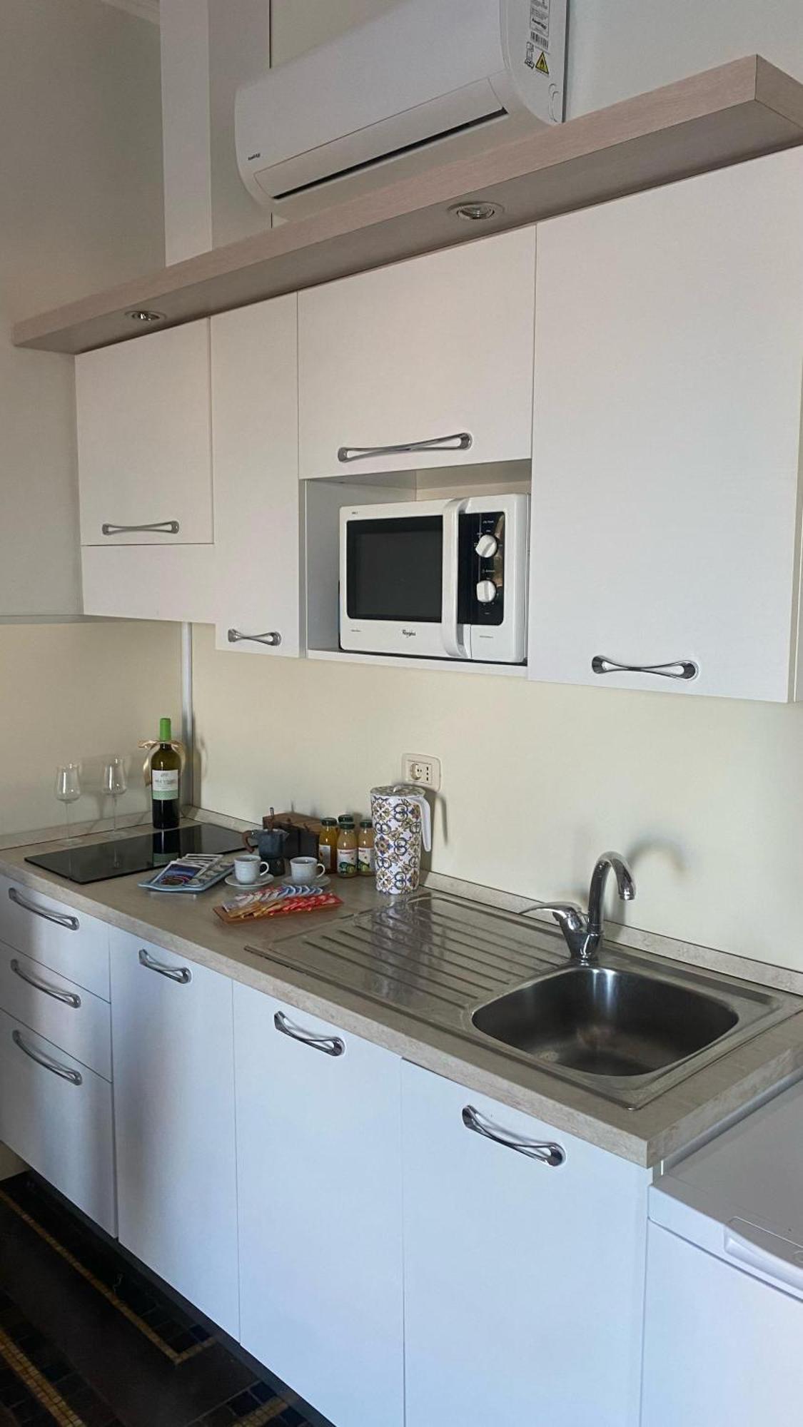 Regina Del Porto Apartment Brindisi Bagian luar foto