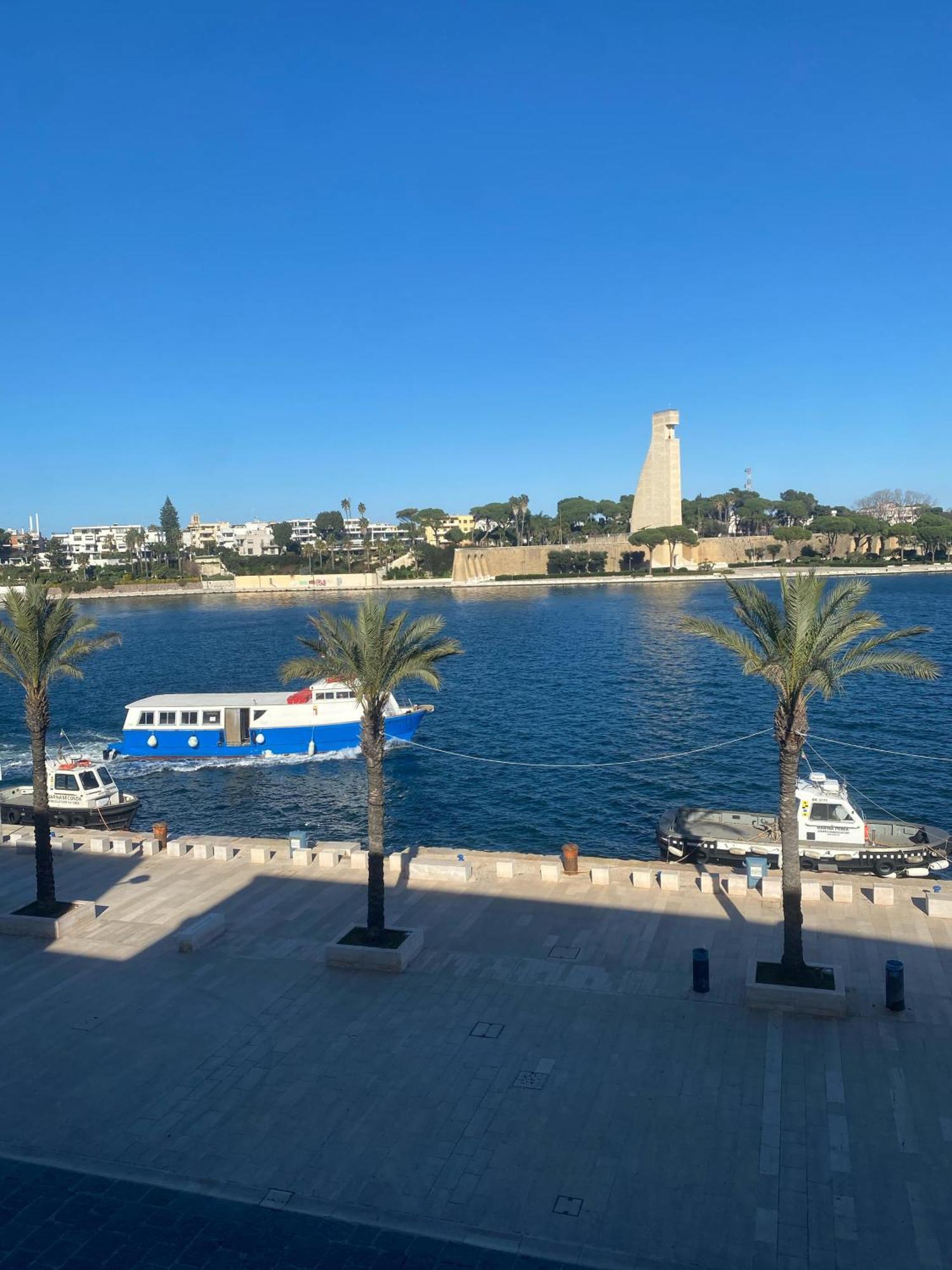 Regina Del Porto Apartment Brindisi Bagian luar foto
