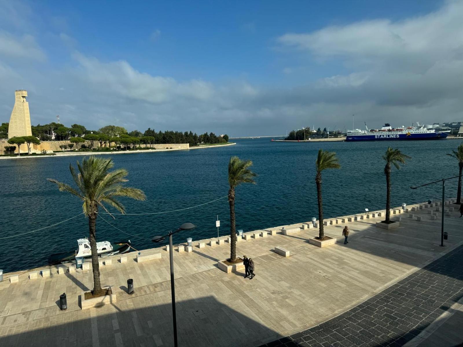Regina Del Porto Apartment Brindisi Bagian luar foto