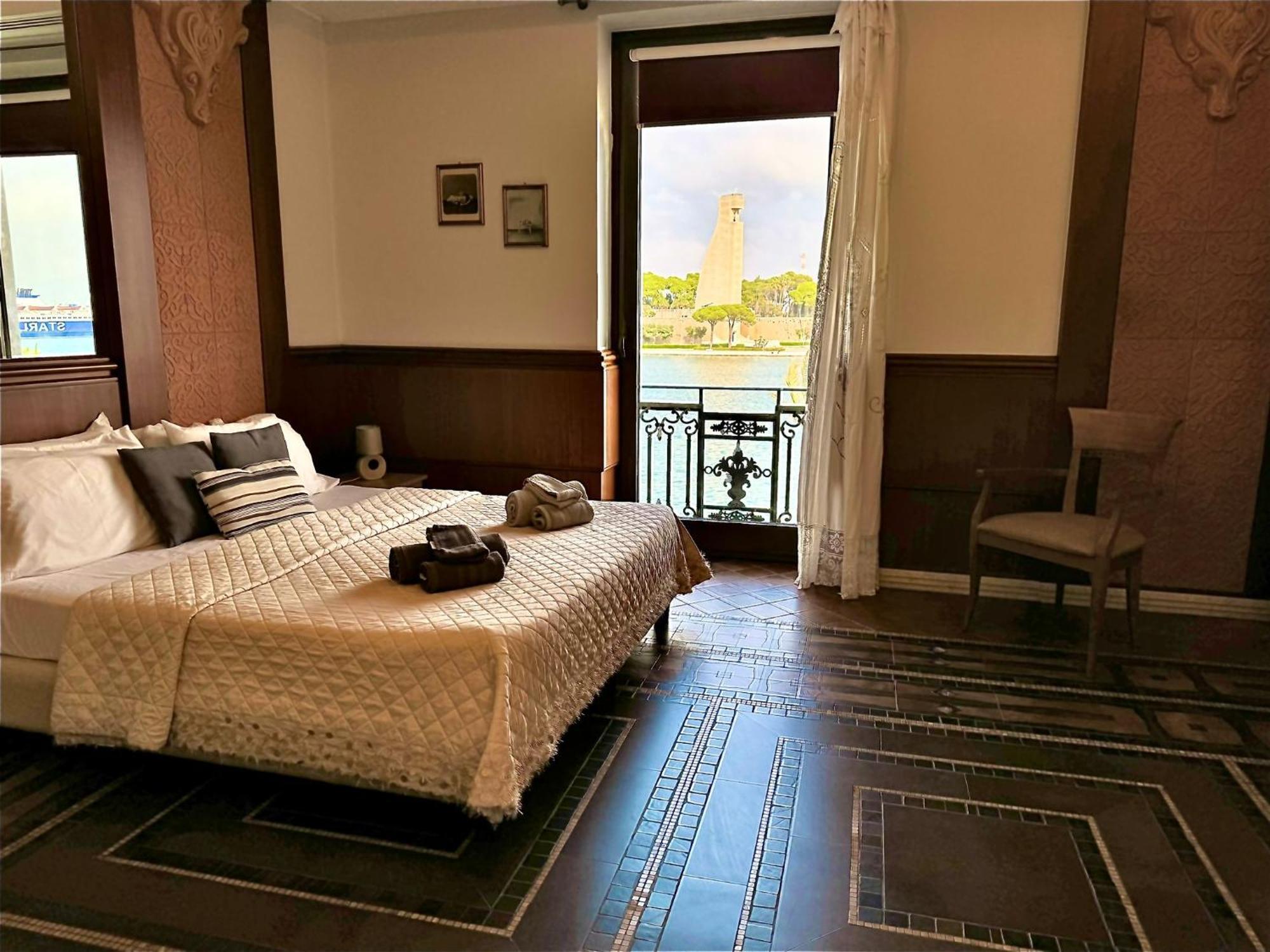 Regina Del Porto Apartment Brindisi Bagian luar foto
